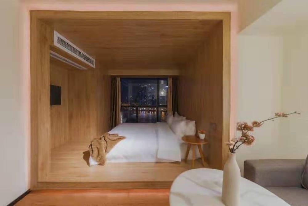 undefined De La Reine Bar & Spa Hotel Guangzhou 10
