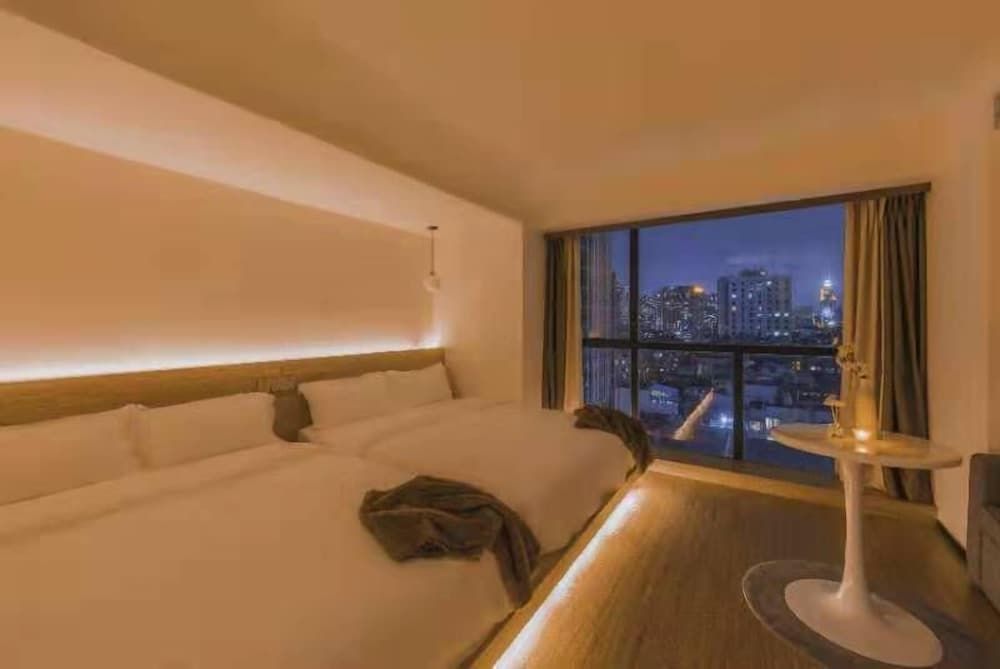 undefined De La Reine Bar & Spa Hotel Guangzhou 9