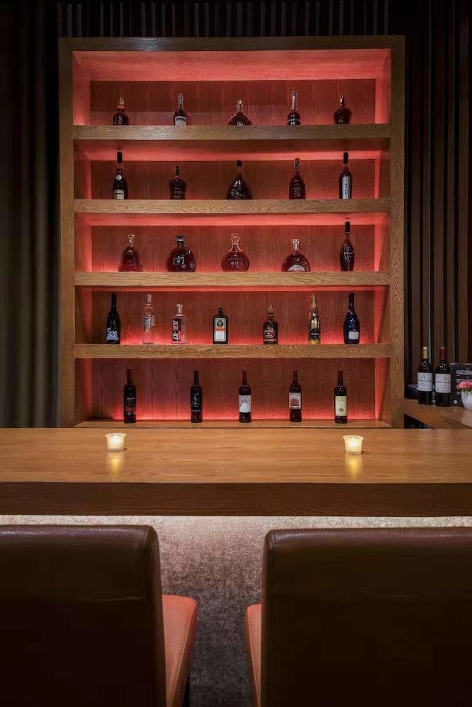 undefined De La Reine Bar & Spa Hotel Guangzhou
