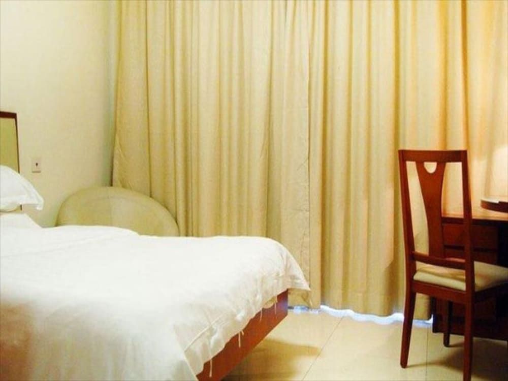 undefined eStay Residence - Guangzhou Peace World Plaza