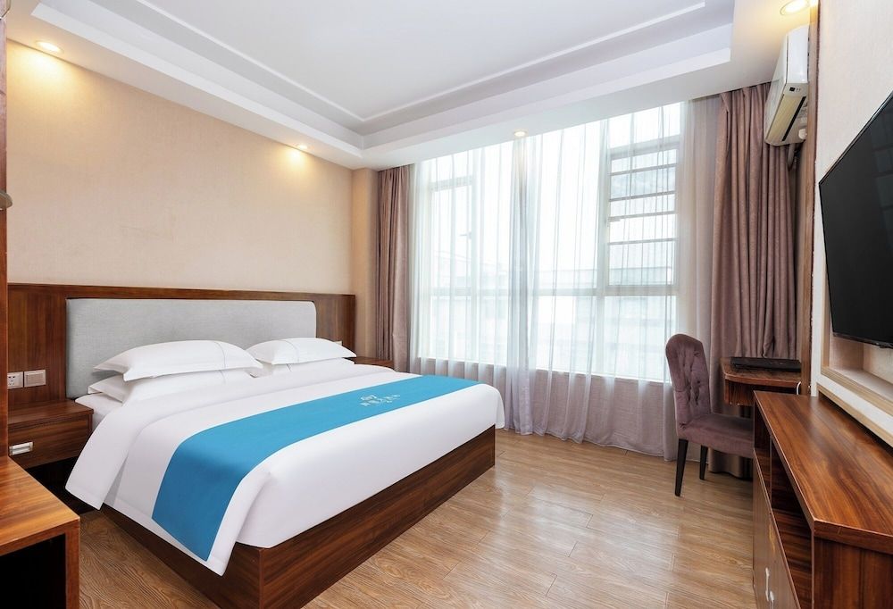 undefined Guangzhou Helong Hotel