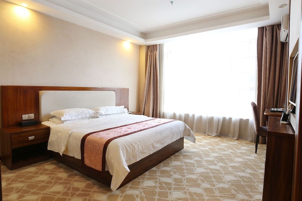 undefined Guangzhou Helong Hotel 8