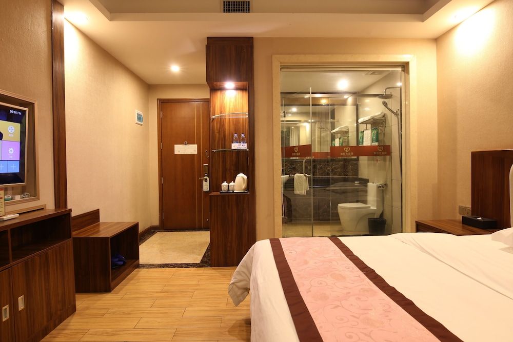 Guangzhou Helong Hotel Economy Double Room Single Use, No Windows 3