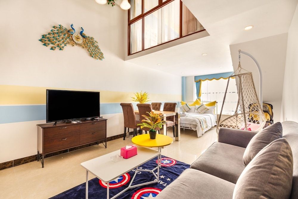 Loft, Multiple Beds
