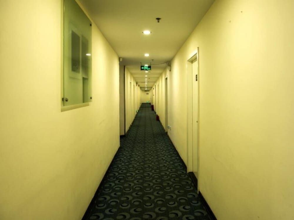 undefined E Plus Hotel Guangzhou Baixin Branch 10