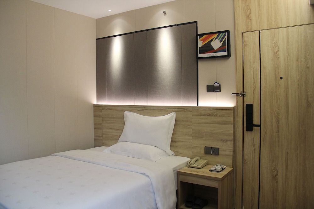 Wenxin Hotel Huajing Xincheng Business Double Room