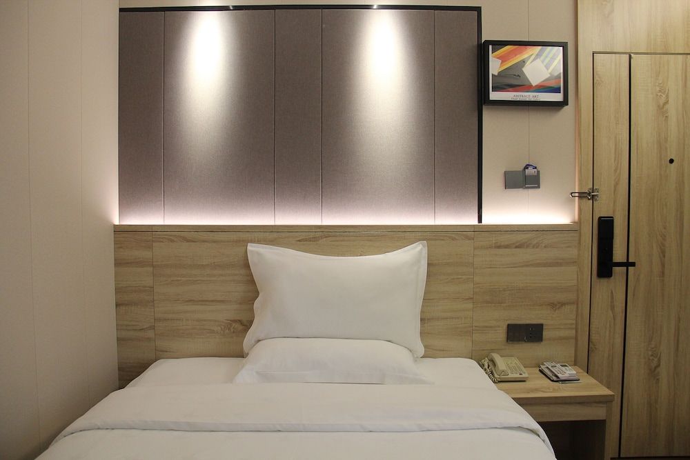 Wenxin Hotel Huajing Xincheng Business Double Room 2