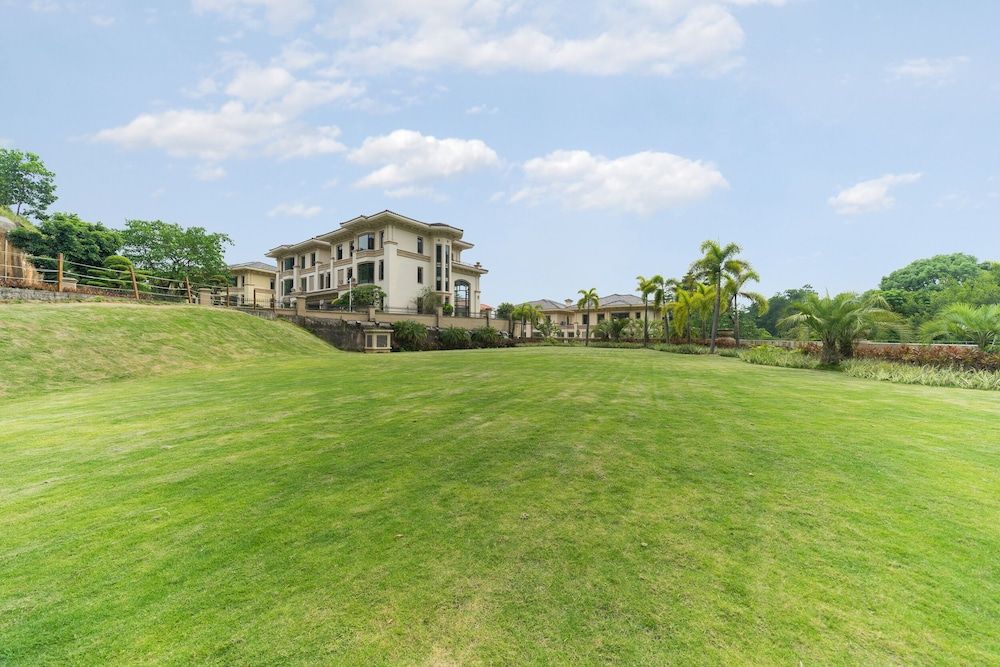 undefined Guangzhou Evergrande Hotel 8