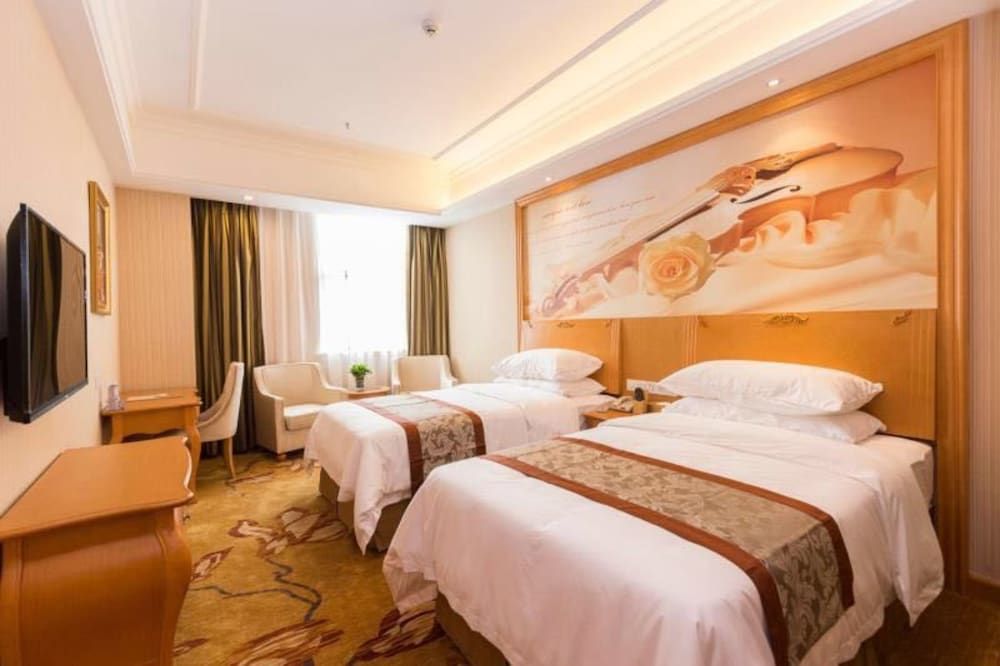 undefined Vienna Hotel - Guangzhou Airport Highway Pingsha Branch 3