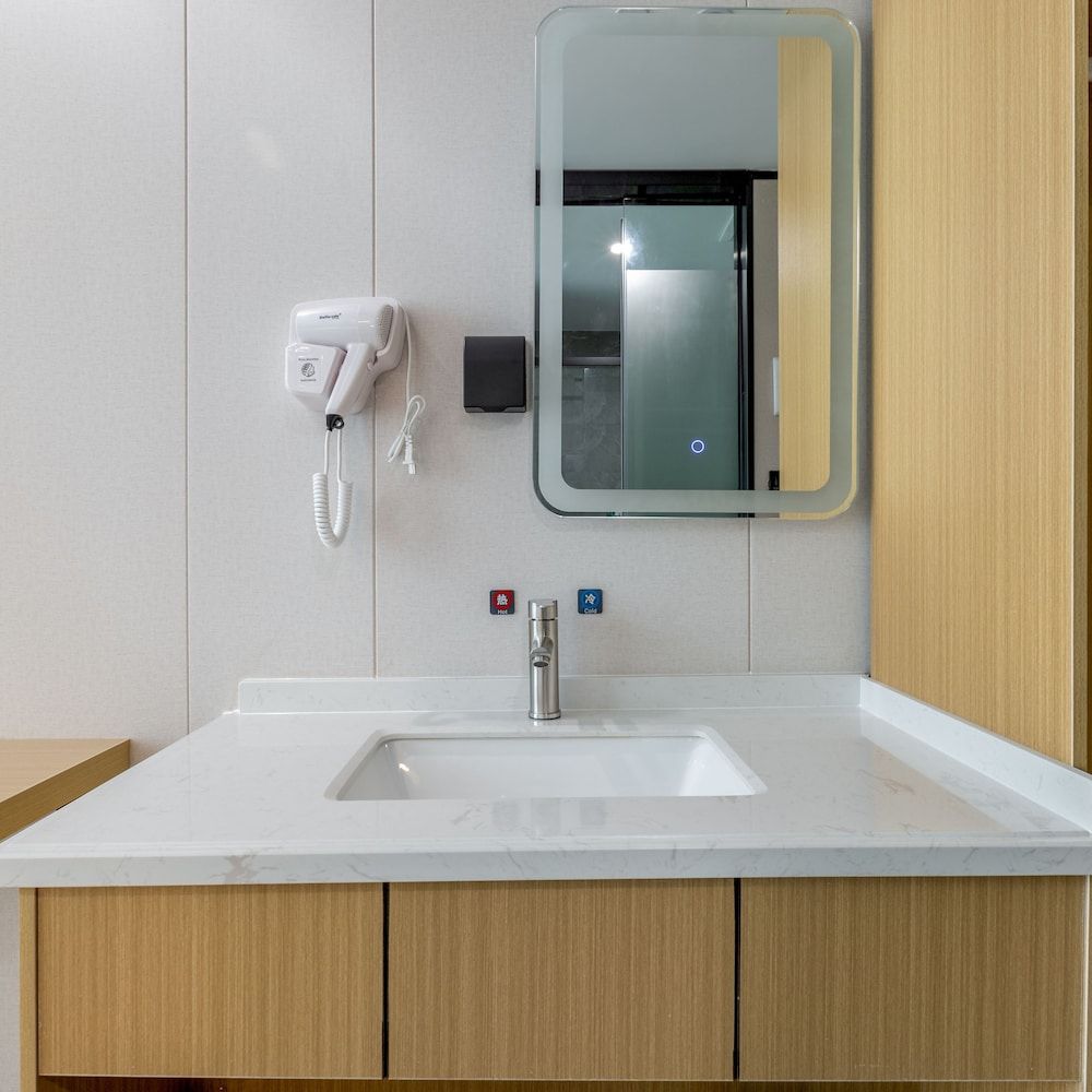 Yimi Hotel Wuyang New Town Business Double Room 8