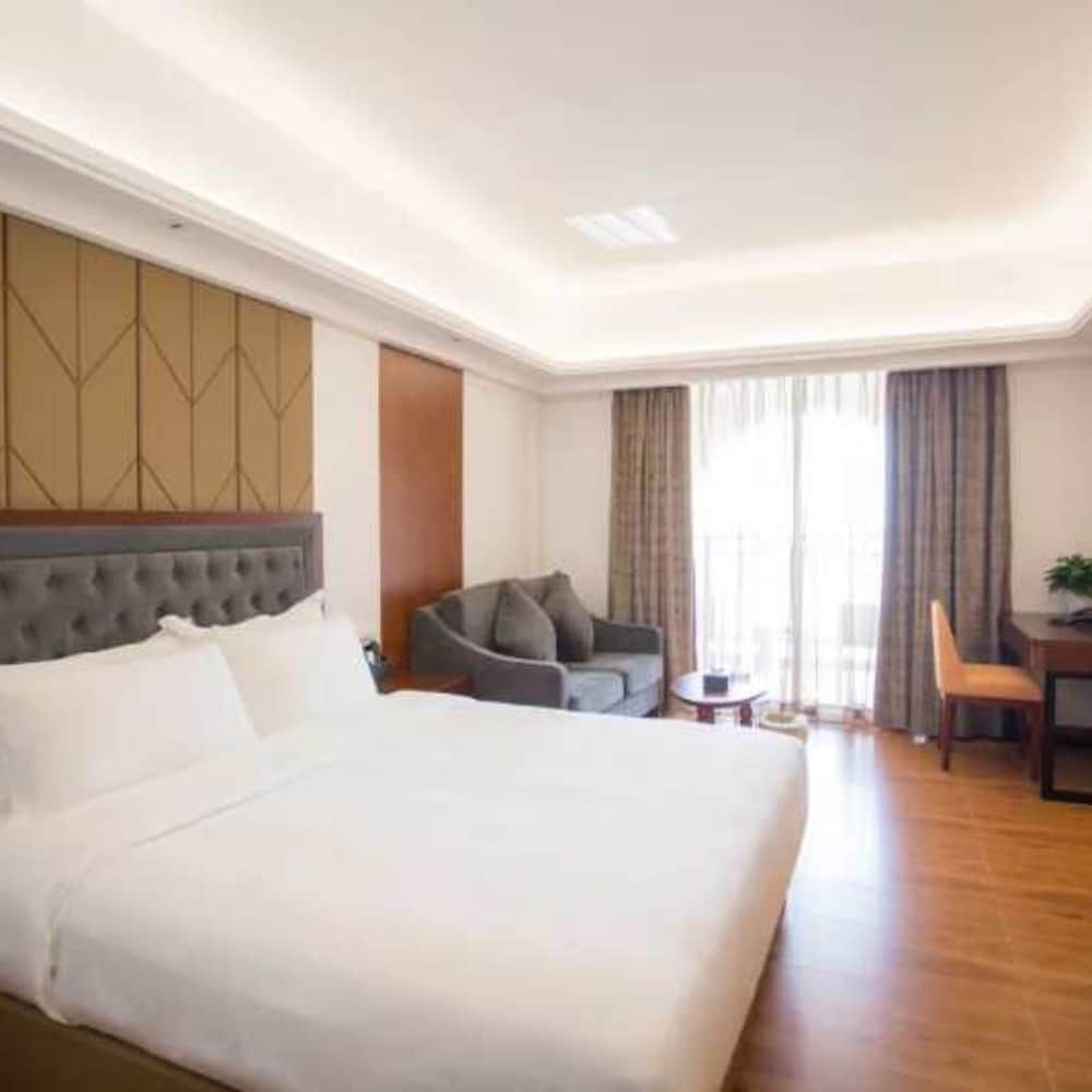 undefined Hai Quan Wan Hotel 5