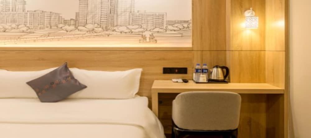 undefined Yimi Hotel Jiangwan Tuanyida Square 4