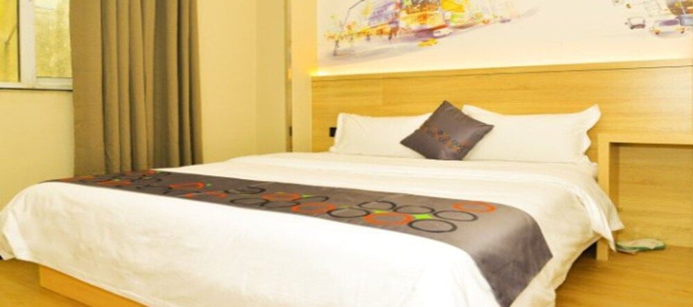 undefined Yimi Hotel Jiangwan Tuanyida Square 3