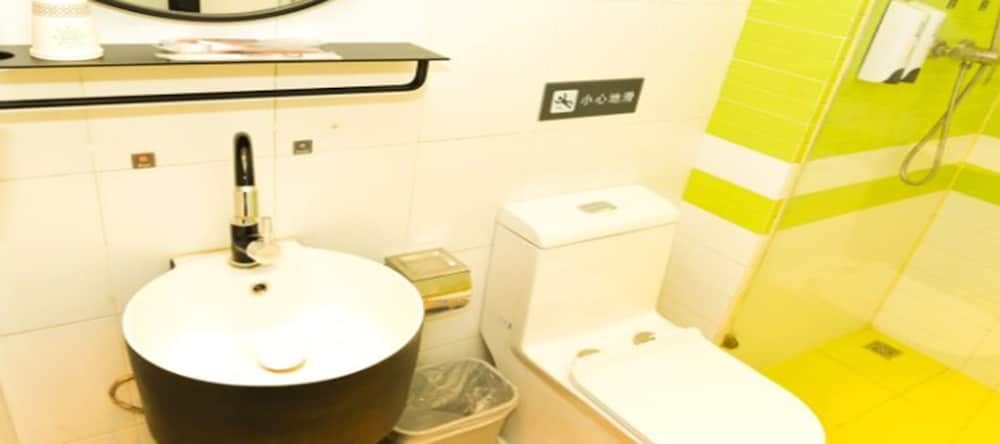 undefined Yimi Hotel Jiangwan Tuanyida Square 5