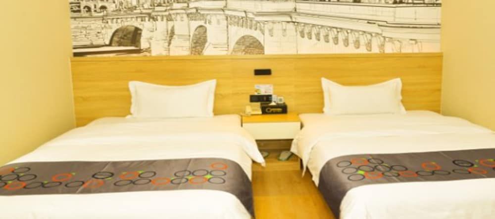 undefined Yimi Hotel Jiangwan Tuanyida Square 7