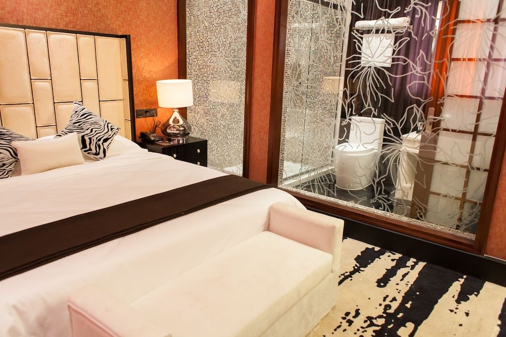 undefined Ai Luo Si 2