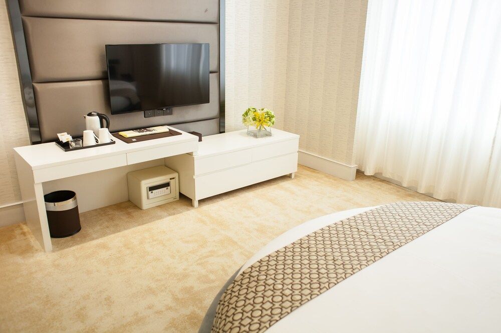 undefined Ai Luo Si 5