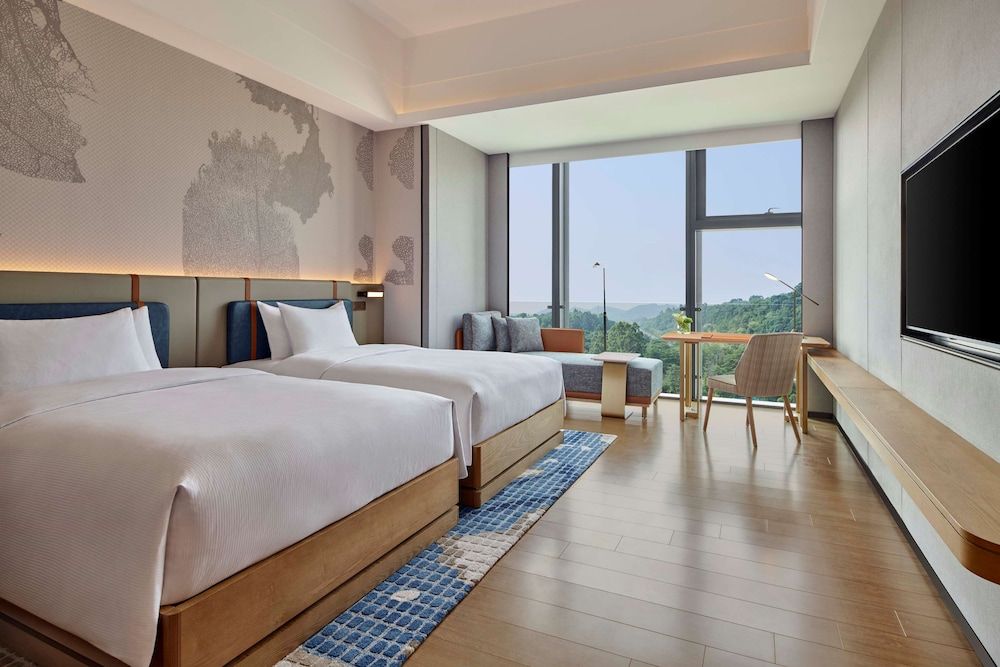 TWIN DELUXE ROOM