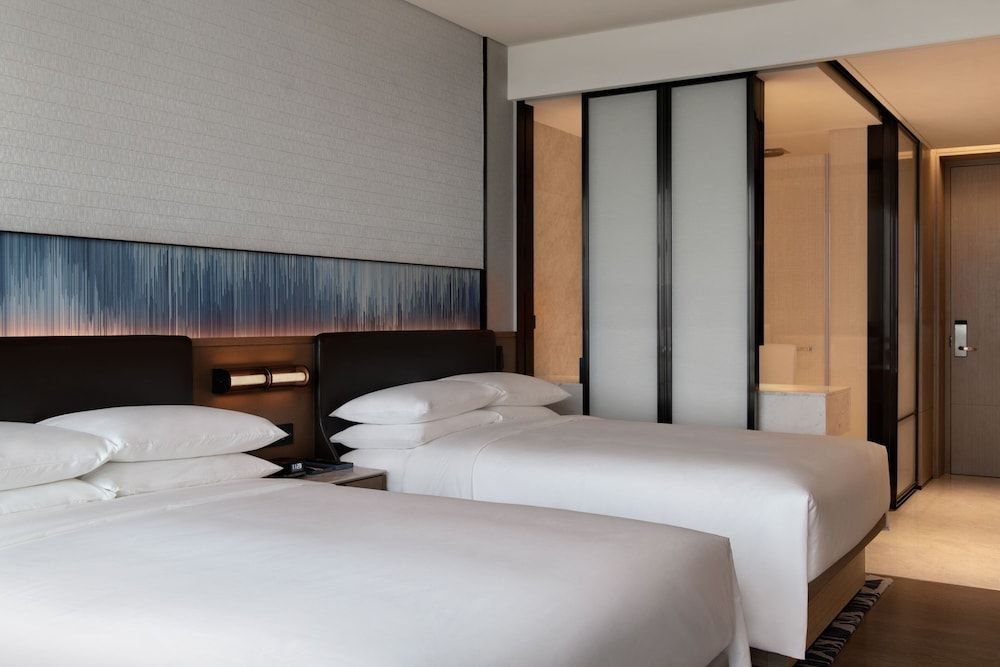 Guangzhou Marriott Hotel Nansha Deluxe Room, 2 Double Beds, Non Smoking, Garden View 2