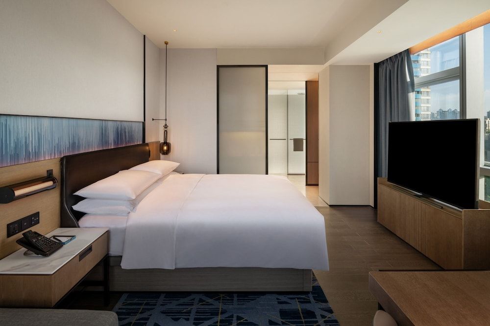 Room, 1 King Bed, Non Smoking, Garden View
