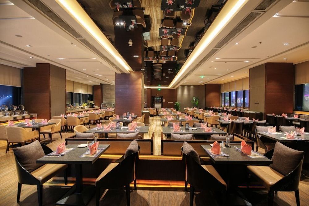 undefined Clifford Suites 8