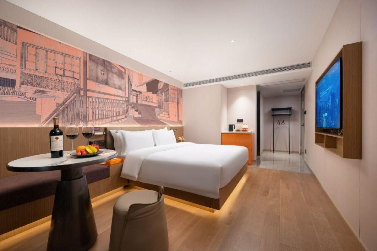 City View - 1 King Bed