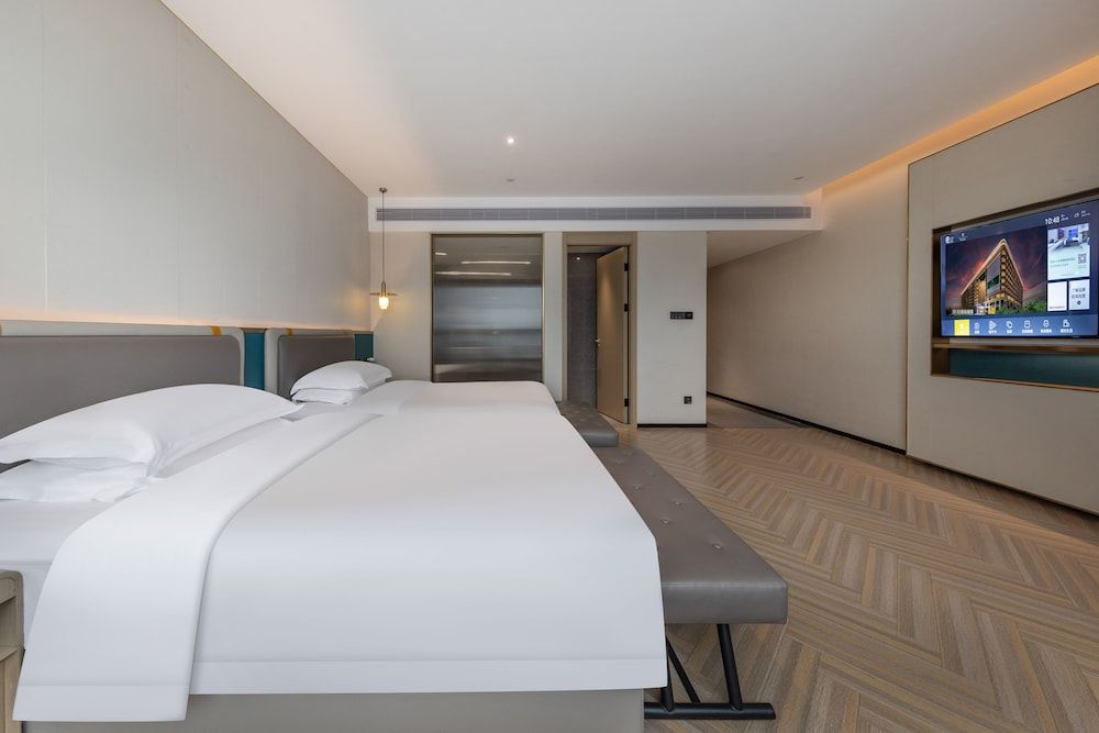 undefined GZ Baiyun Airport MeHood Liz Hotel T1 2