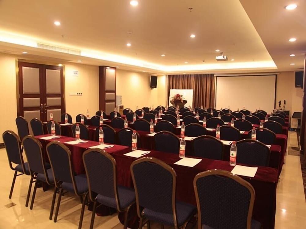 undefined GreenTree Inn Guangzhou Baiyun Avenue Yongping Hotel 3