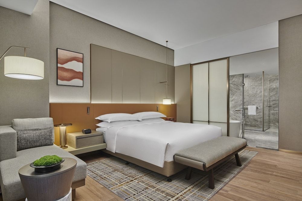 Deluxe Suite, 1 King Bed