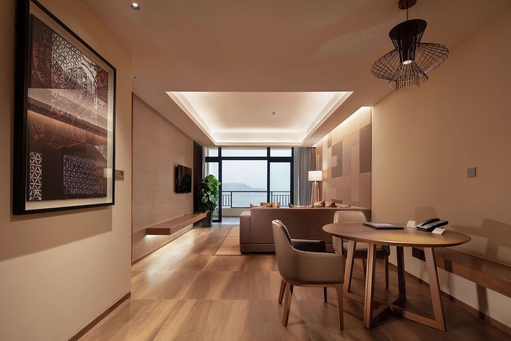 Family Room with Sea View