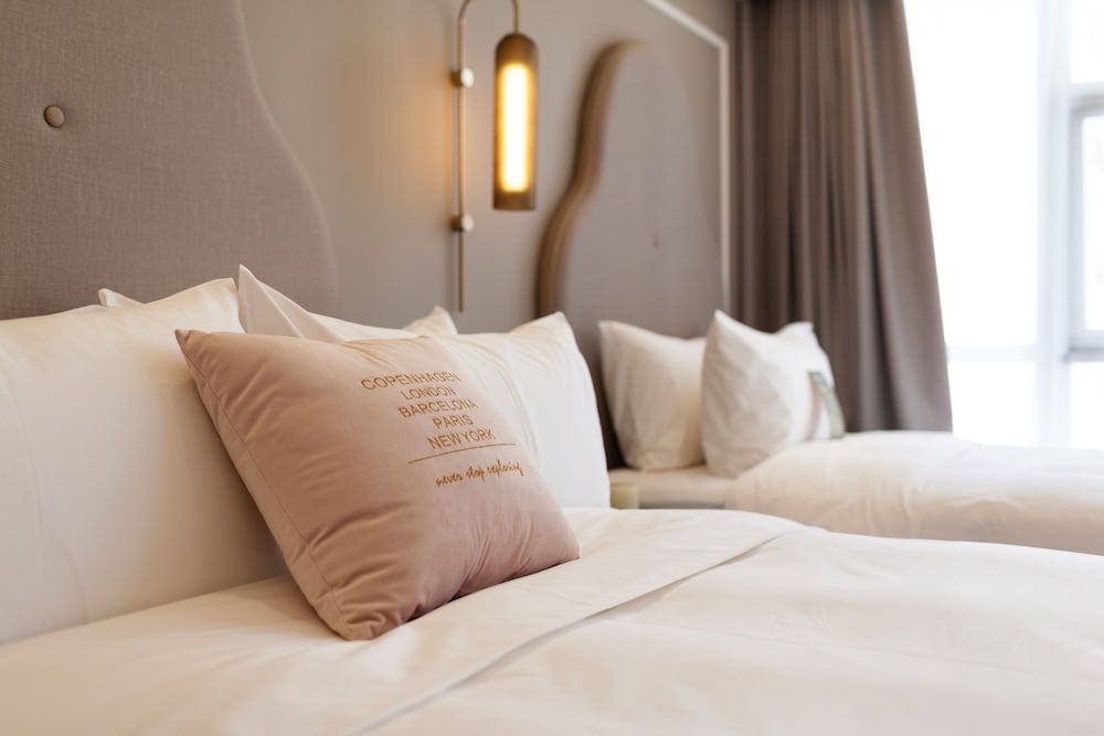 Standard Room, 1 King Bed