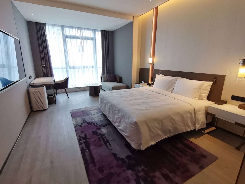 Deluxe Room, 1 King Bed, Non Smoking