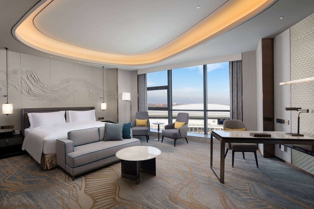 Deluxe Suite, 1 King Bed