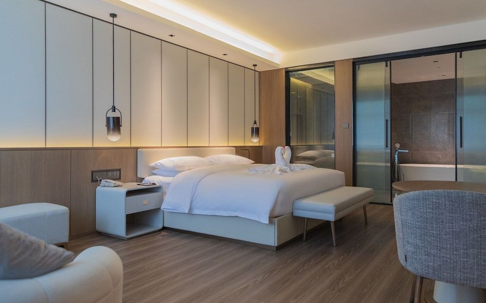 Deluxe Studio Suite