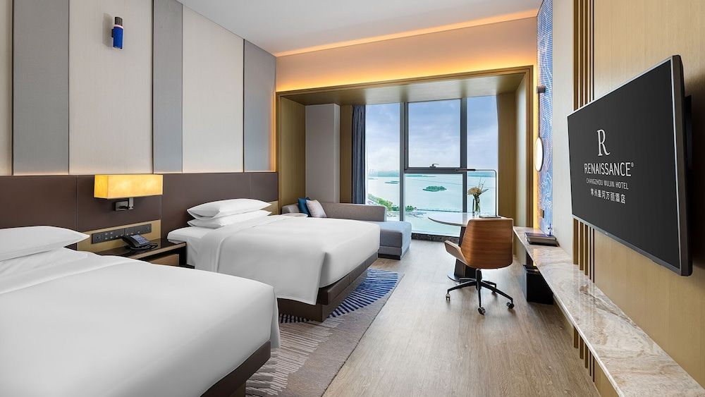 Deluxe Room, 2 Double Beds, Lake View