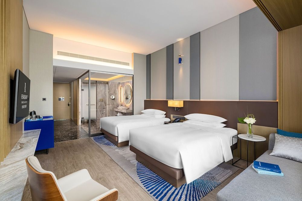 Deluxe Room, 2 Double Beds, Lake View