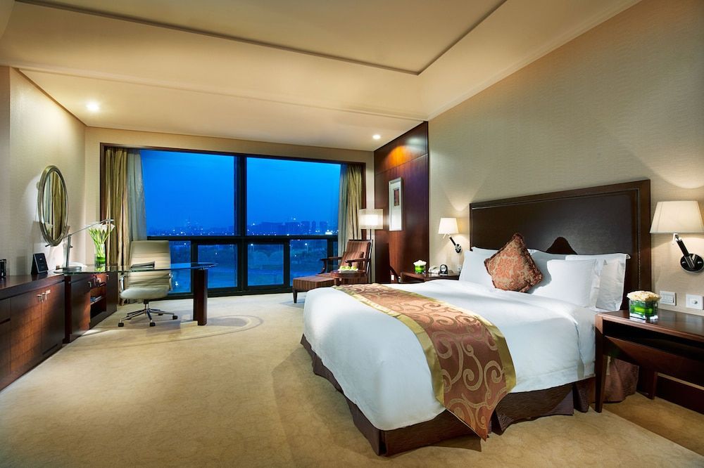 Deluxe King Room, Garden View