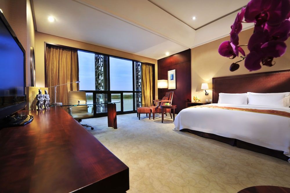 Deluxe King Room, River View