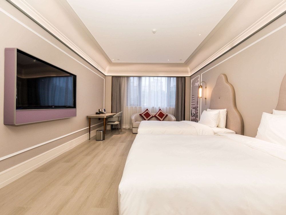 Standard Room, 1 King Bed