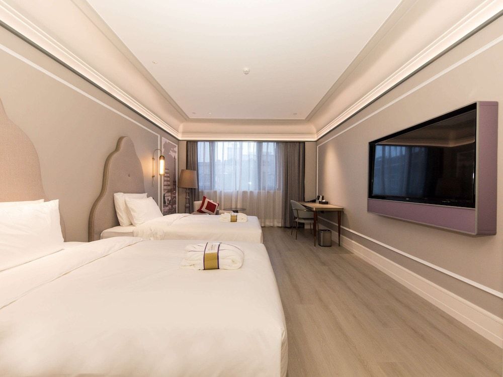 Standard Room, 1 King Bed