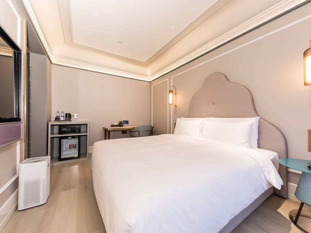 Superior Room, 1 King Bed