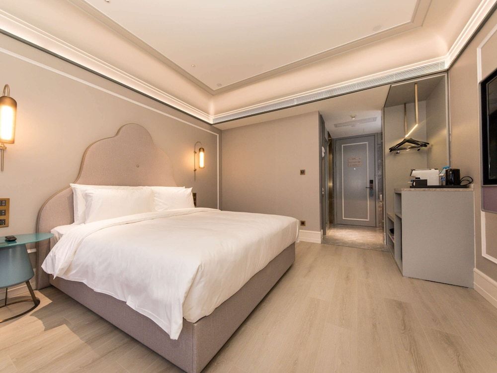 Privilege, Room, 1 King Bed