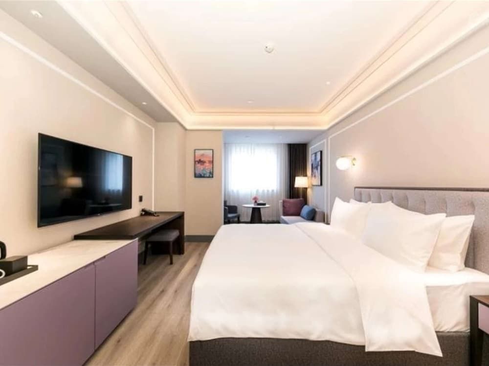 Standard Room, 1 King Bed