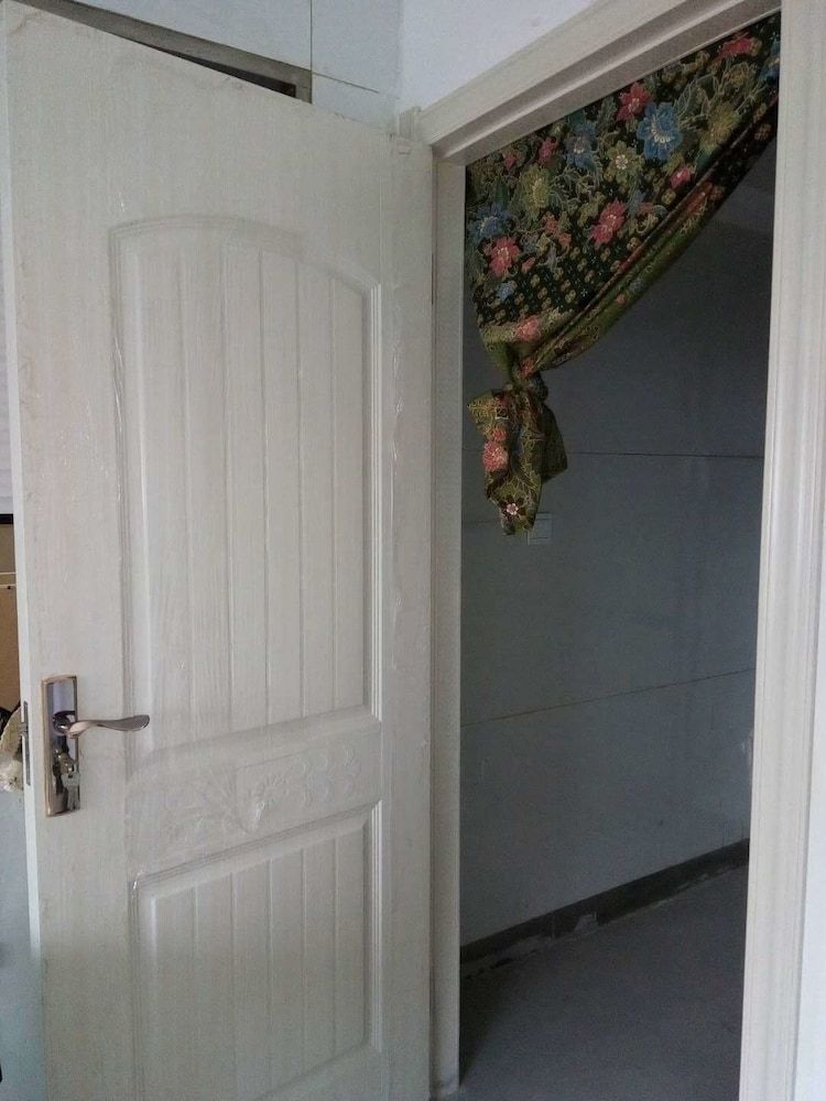 Basic Double Room, Shared Bathroom