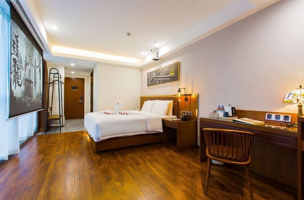 Luxury Double Room, City View