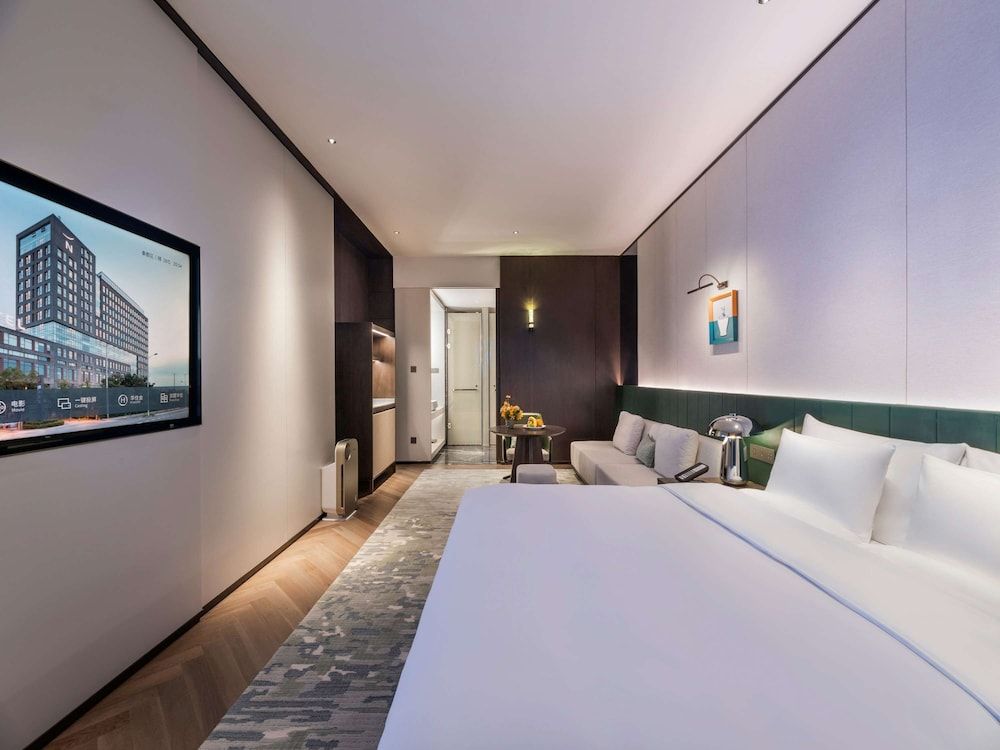 Deluxe Room, 1 King Bed