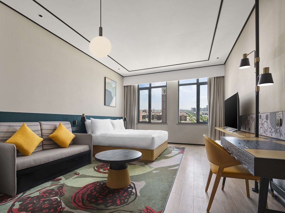 Room, 1 King Bed (High Floor)