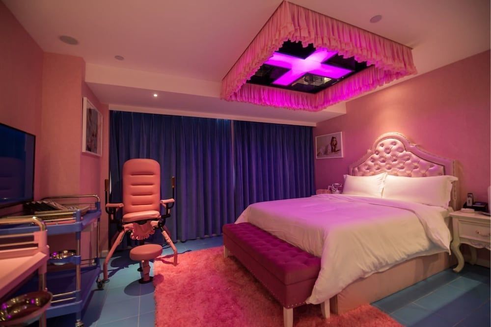 undefined Love of Swan Theme Hotel 10