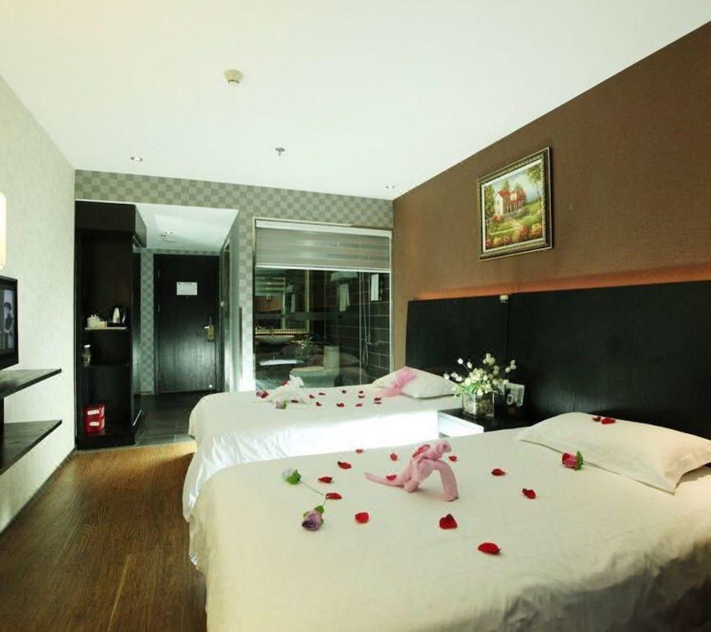 undefined Bo Lian Hui Fashion Hotel 4