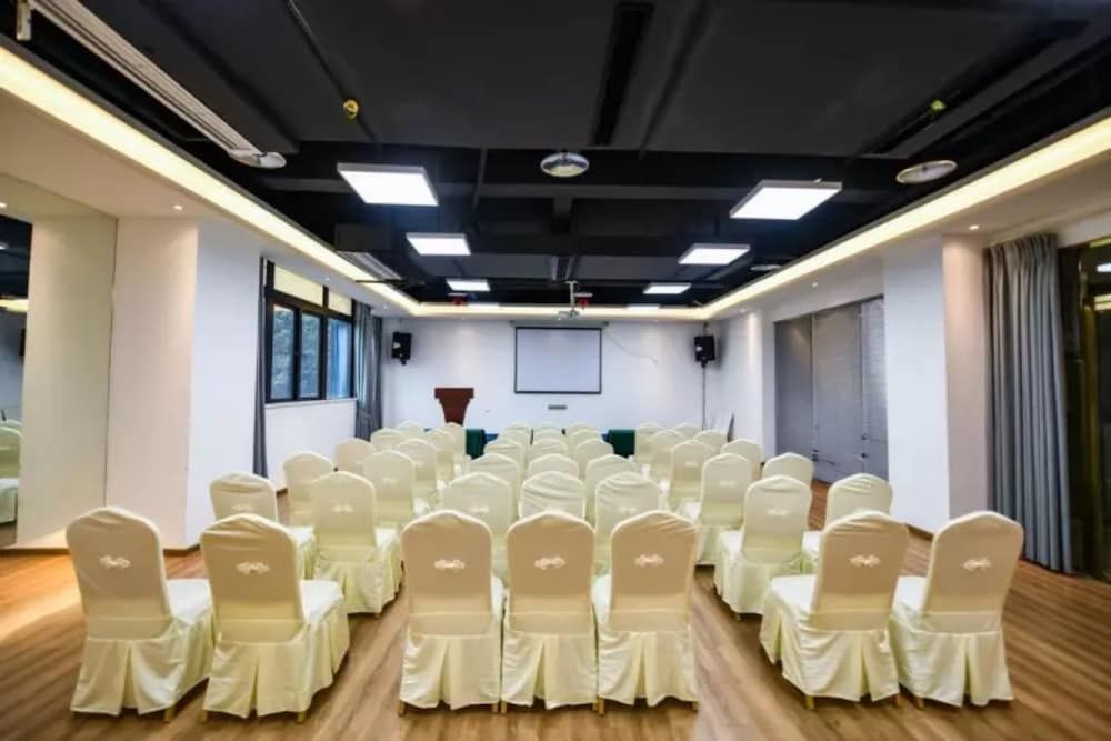 undefined Bo Lian Hui Fashion Hotel 8